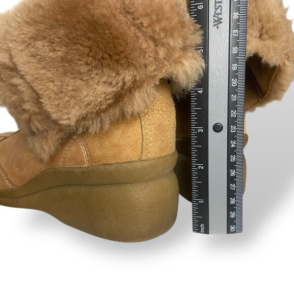 Clarks Real Fur Lined Wedge Ankle Boots Women Size 7M Leather Upper Cabincore - Picture 9 of 10